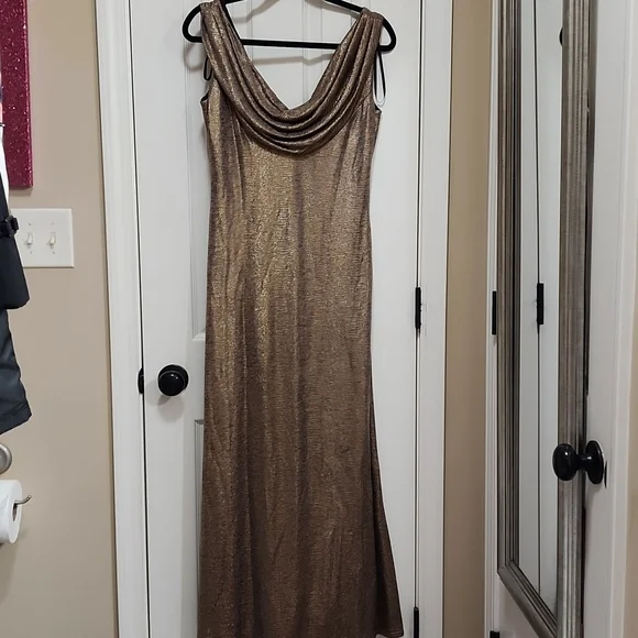 green emerald velvet dress Cachet - 58250Z Black Embellished Lace Long Dress main image 1